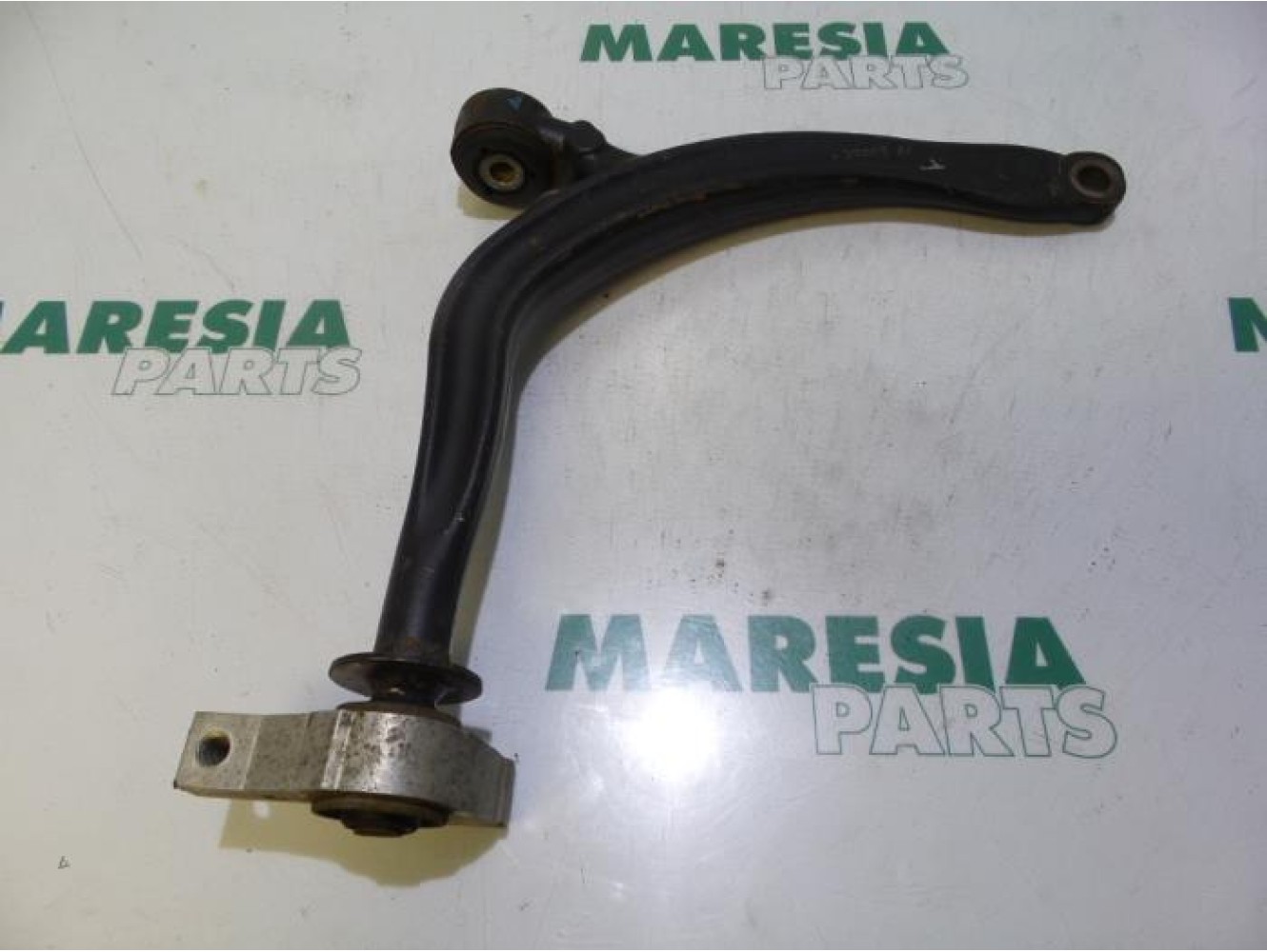 Citroen - C5 - Front lower wishbone, right