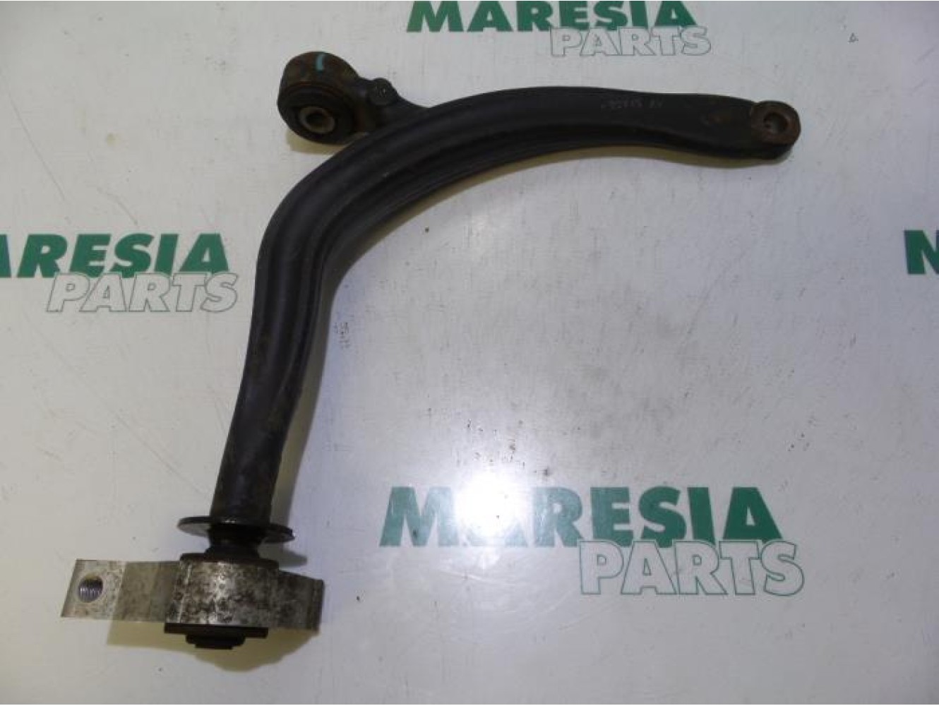 Citroen - C5 - Front lower wishbone, right
