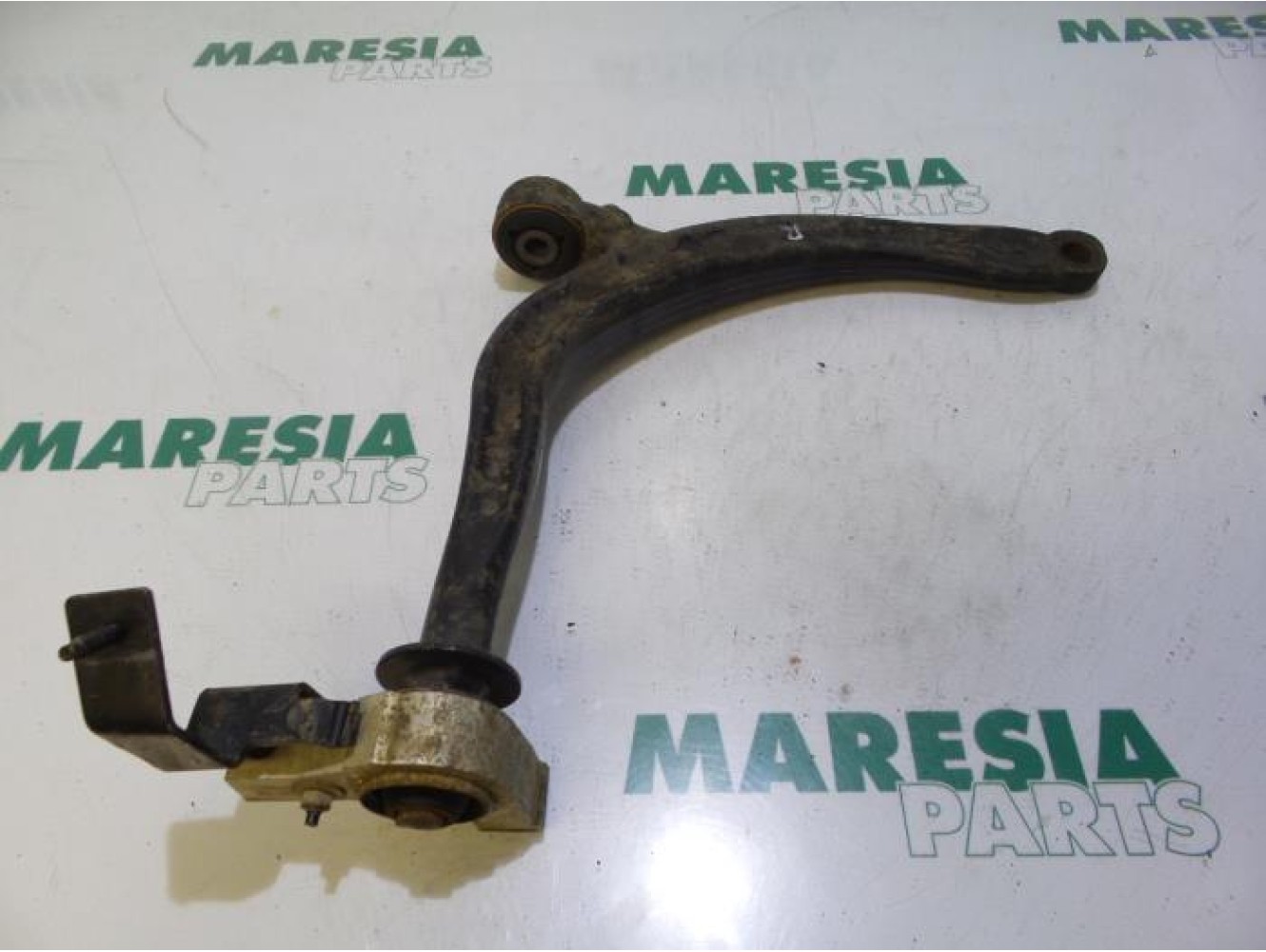 Citroen - C5 - Front lower wishbone, right