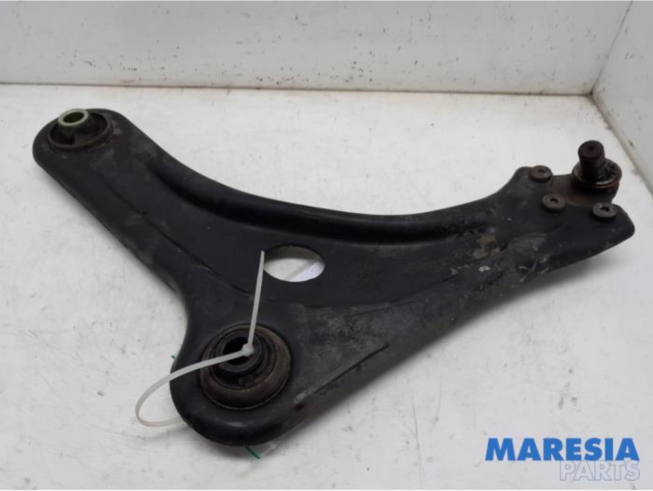Citroen - C4 Cactus - Front lower wishbone, left