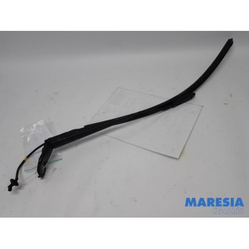 Citroen - C4 Cactus - Front wiper arm