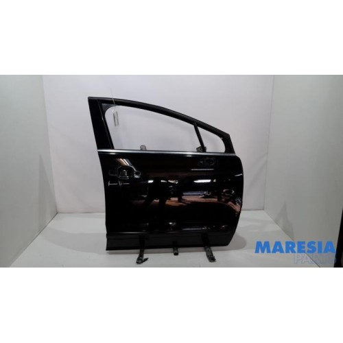 Peugeot - 5008 - Front door 4-door, right
