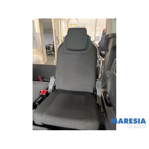 Peugeot - 5008 - Rear seat