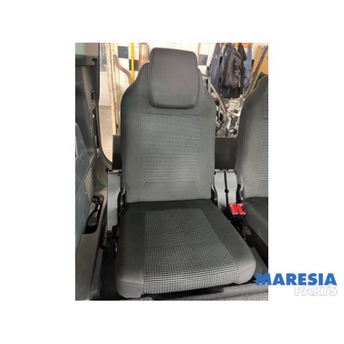 Peugeot - 5008 - Stoel achter