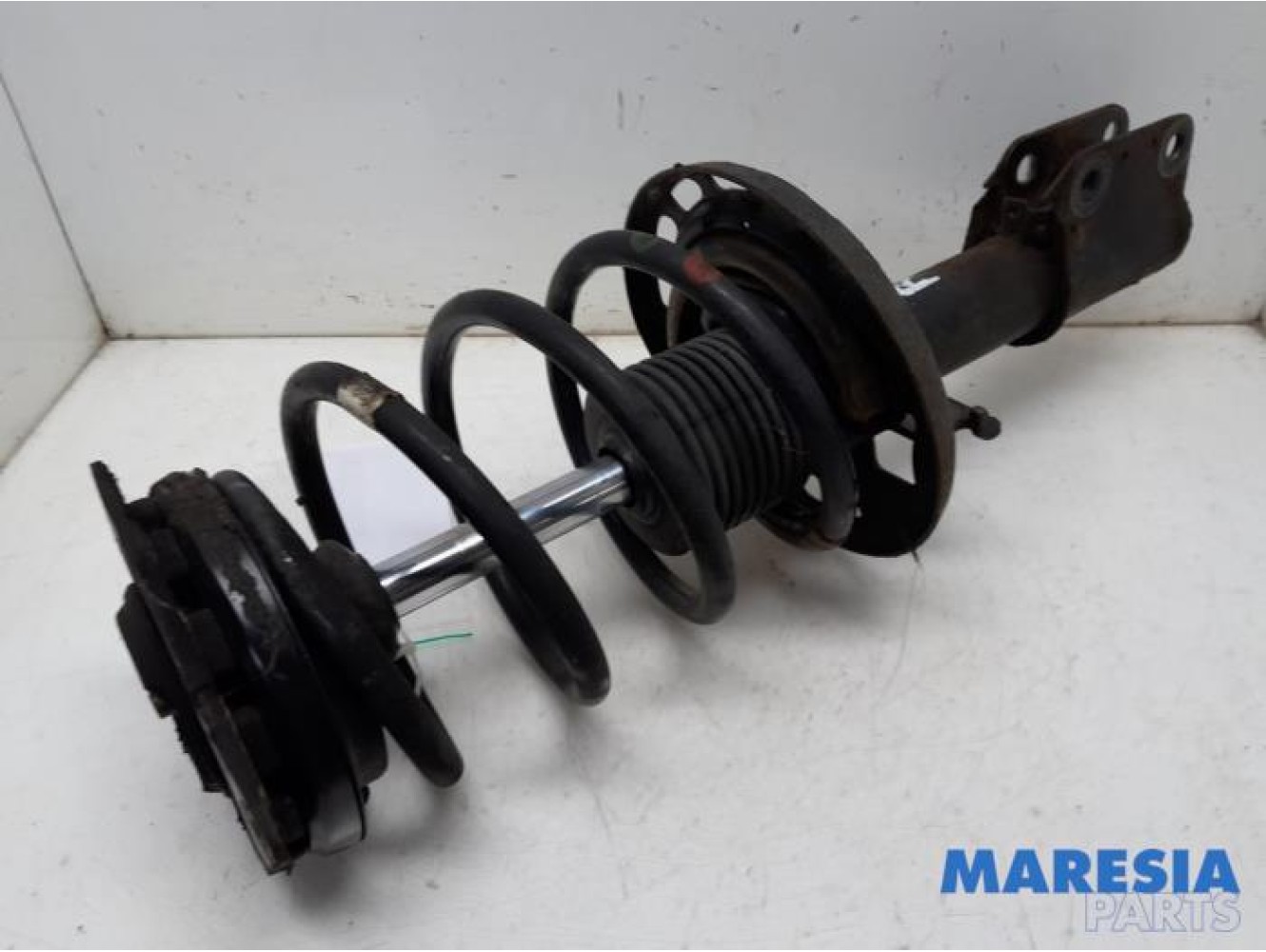 Renault - Megane - Front shock absorber rod, right