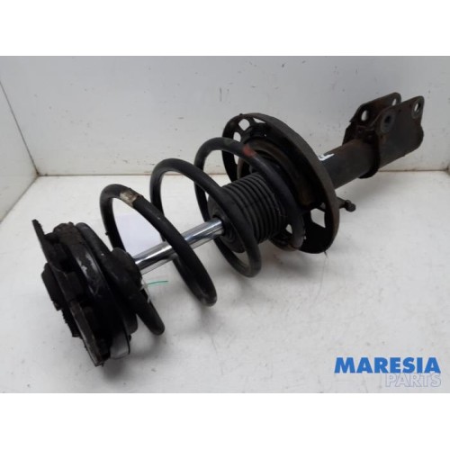 Renault - Megane - Front shock absorber rod, right