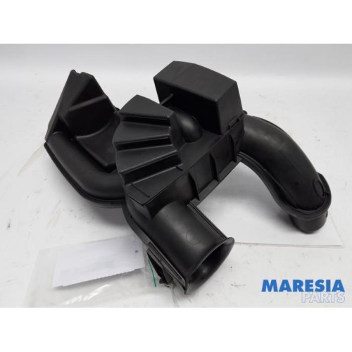 Renault - Megane - Air intake hose
