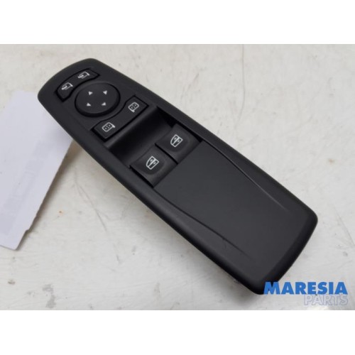 Renault - Megane - Multi-functional window switch