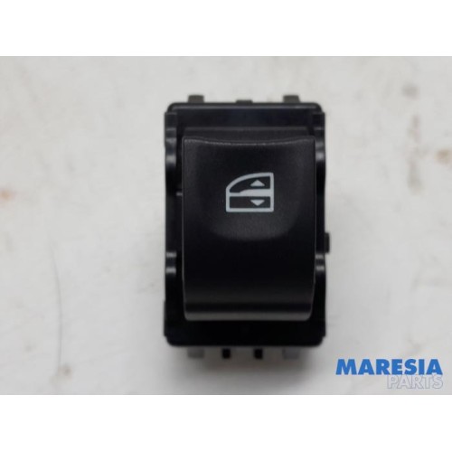 Renault - Megane - Electric window switch