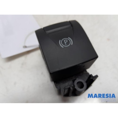 Renault - Megane - Parking brake switch