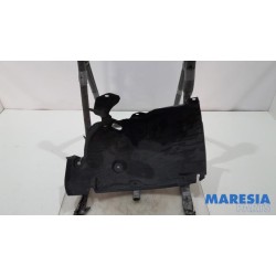 Renault - Megane - Wheel arch liner