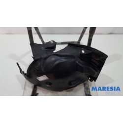 Renault - Megane - Wheel arch liner