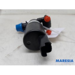 Renault - Megane - Front windscreen washer jet