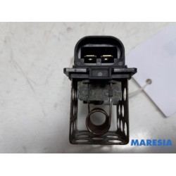 Renault - Megane - Cooling fan resistor
