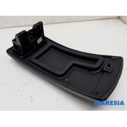 Renault - Megane - Armrest