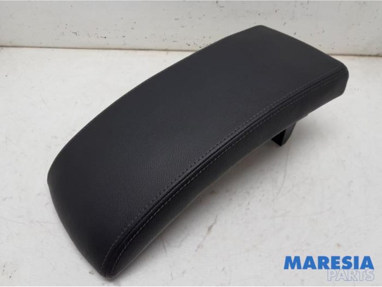 Renault - Megane - Armrest