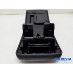Renault - Megane - Armrest