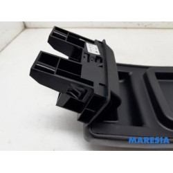 Renault - Megane - Armrest