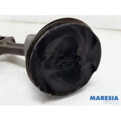 Renault - Clio - Connecting rod