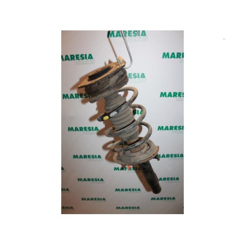 Renault - Megane - Front shock absorber rod, left