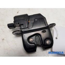 Renault - Megane - Tailgate lock mechanism