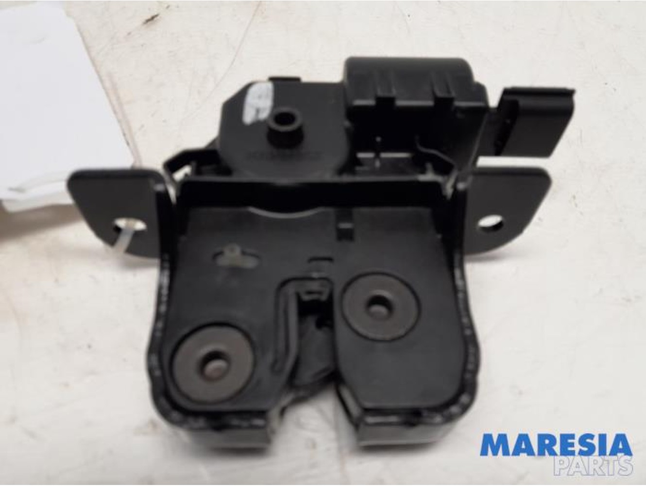Renault - Megane - Tailgate lock mechanism
