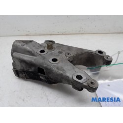 Peugeot - 307 - Engine mount