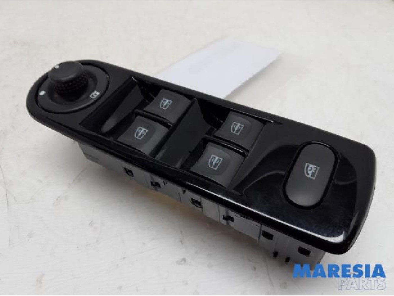 Renault - Clio - Multi-functional window switch