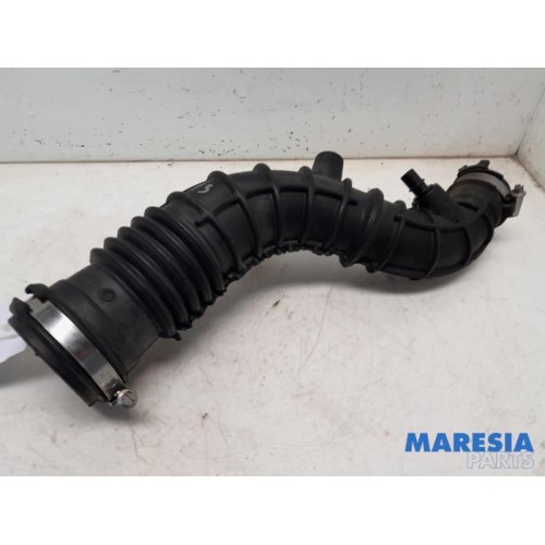 Renault - Clio - Air intake hose