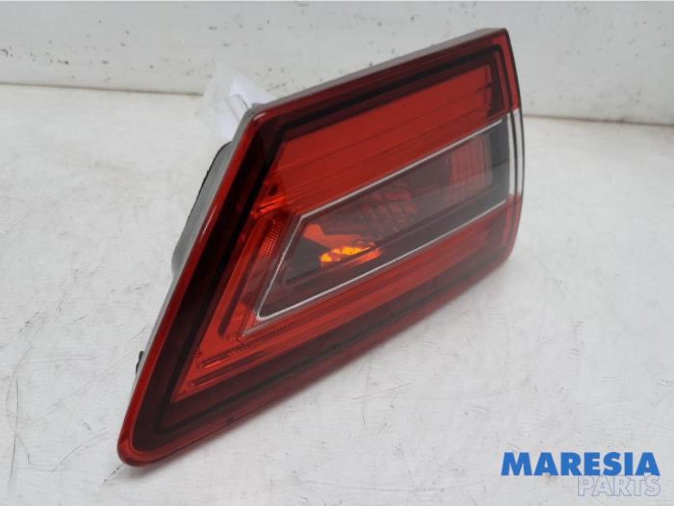 Renault - Clio - Taillight, left