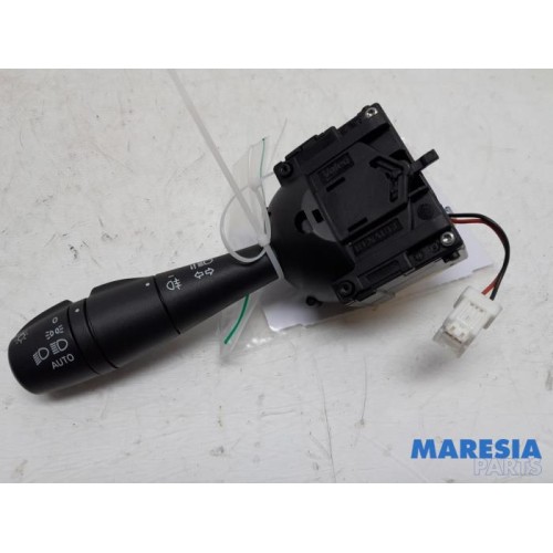 Renault - Clio - Indicator switch