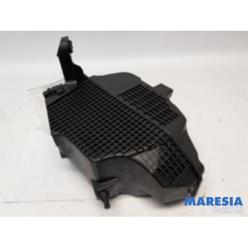 Renault - Clio - Air box