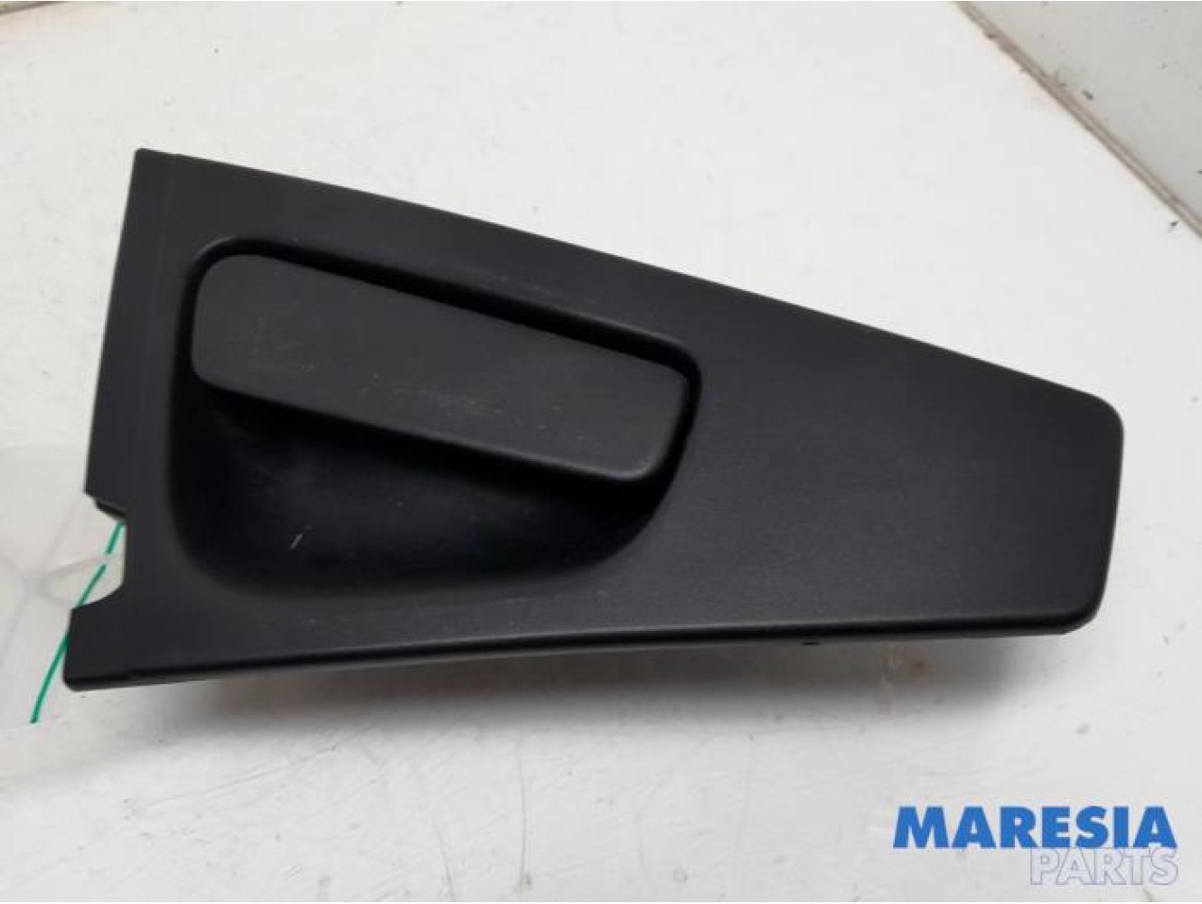 Renault - Clio - Rear door handle 4-door, left