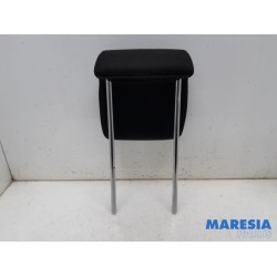 Peugeot - 5008 - Headrest