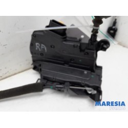 Renault - Clio - Rear door mechanism 4-door, right