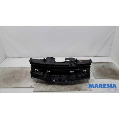 Renault - Kangoo - Panneau avant