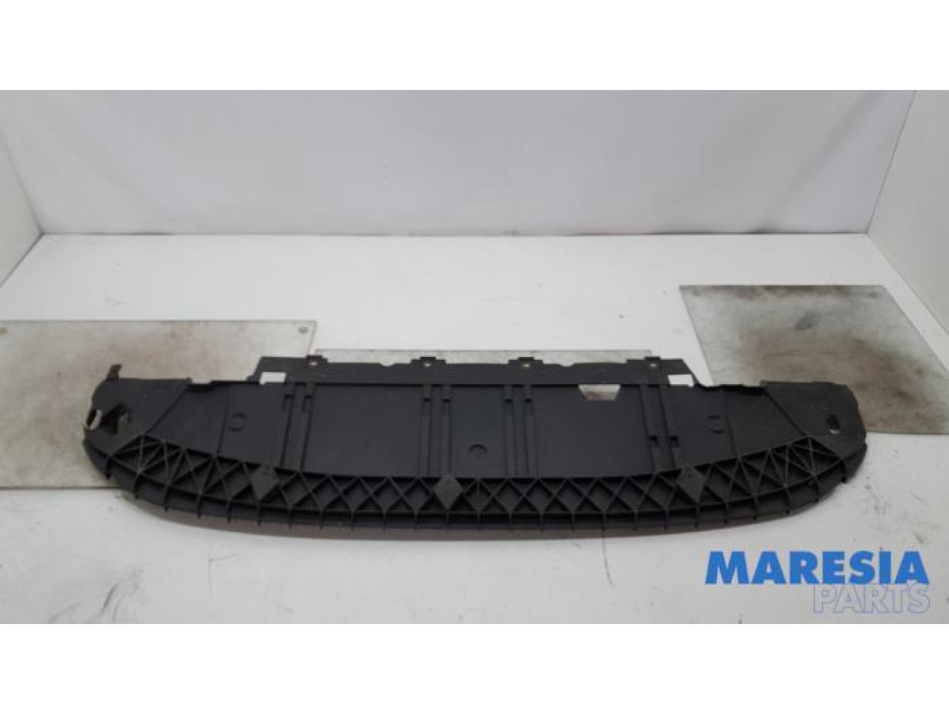 Renault - Kangoo - Engine protection panel