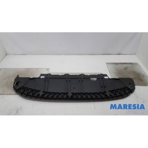 Renault - Kangoo - Engine protection panel