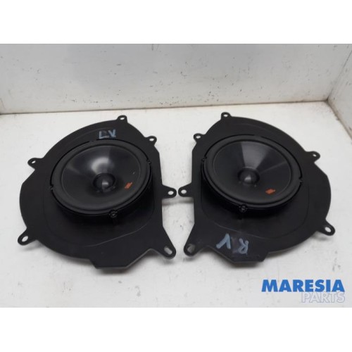 Renault - Clio - Speaker
