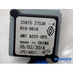 Renault - Clio - GPS antenna
