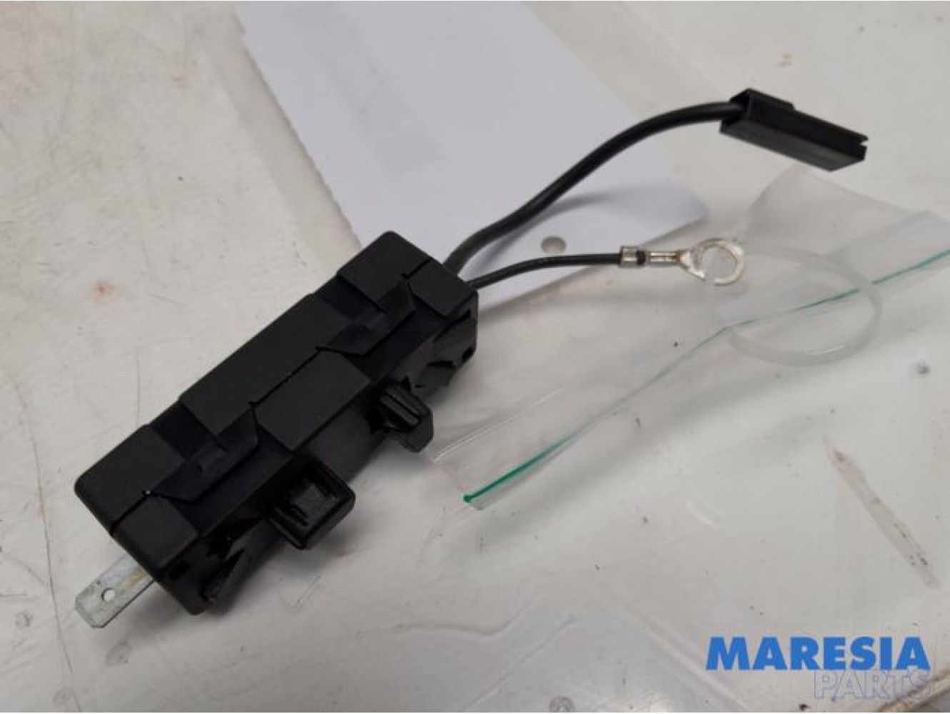 Renault - Clio - Antenna Amplifier