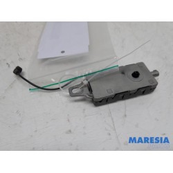 Renault - Clio - Antenna Amplifier