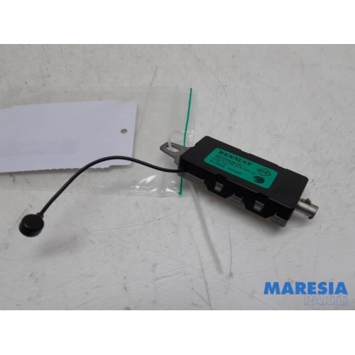 Renault - Clio - Antenna Amplifier