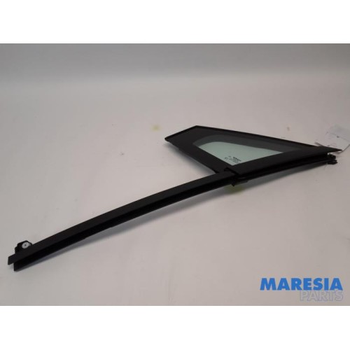 Renault - Clio - Quarter light, front left