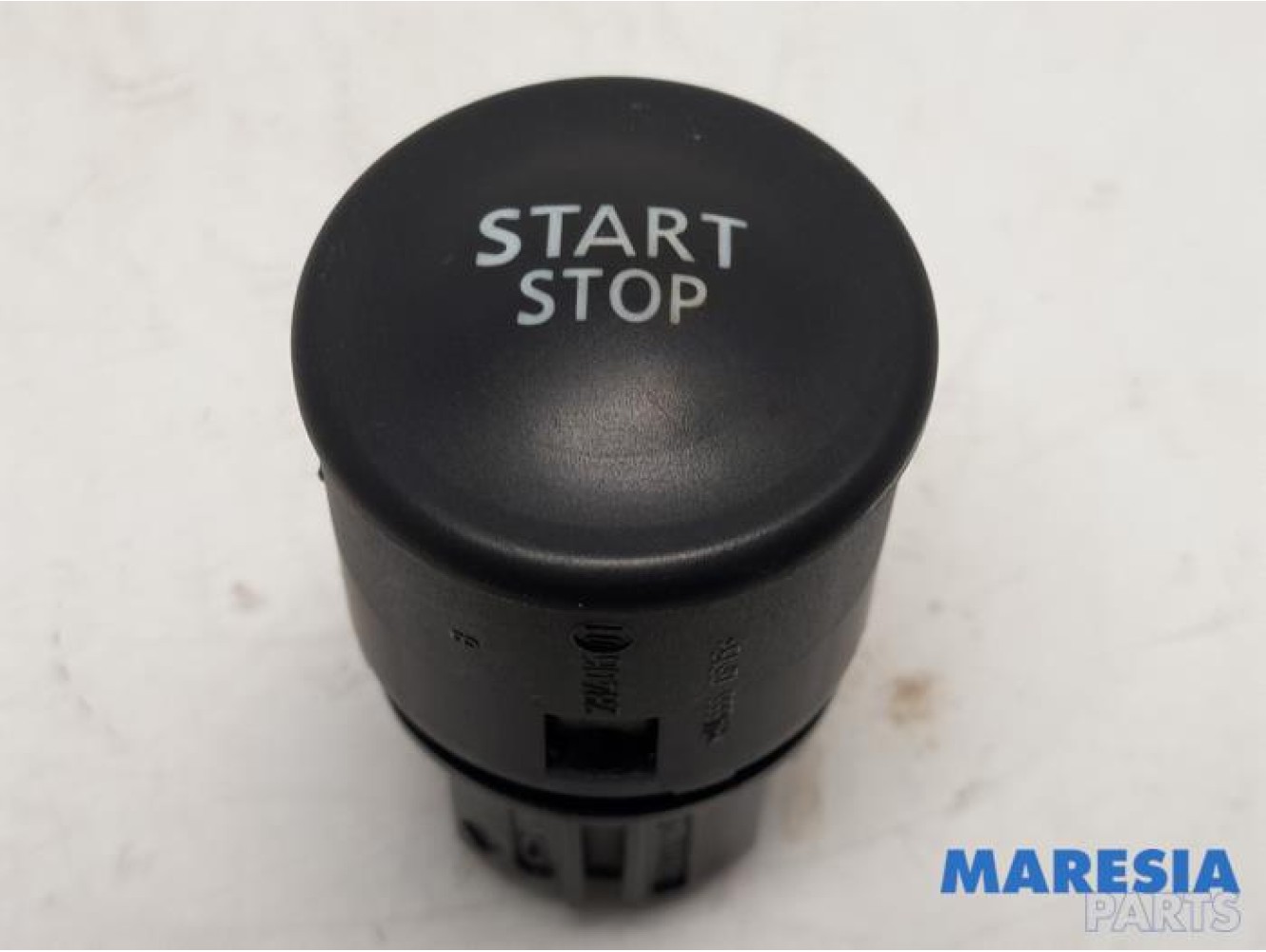 Renault - Megane - Start/stop switch
