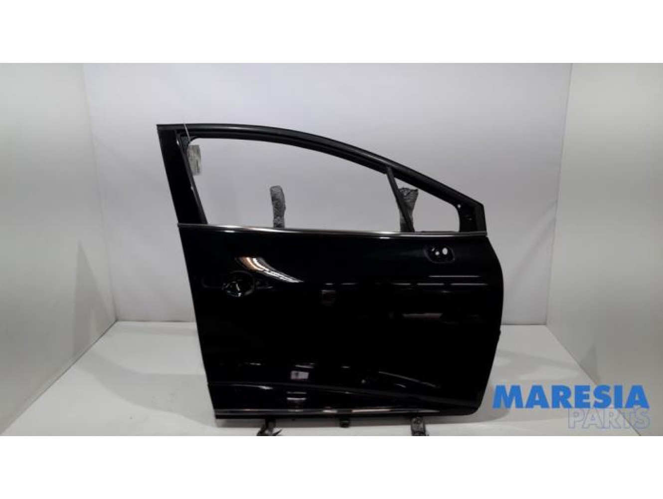 Renault - Clio - Front door 4-door, right