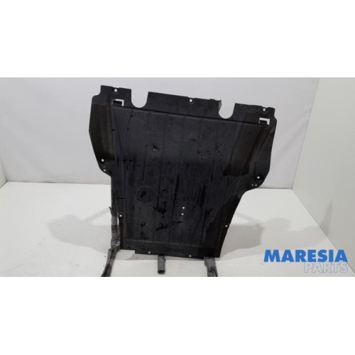 Renault - Clio - Engine protection panel