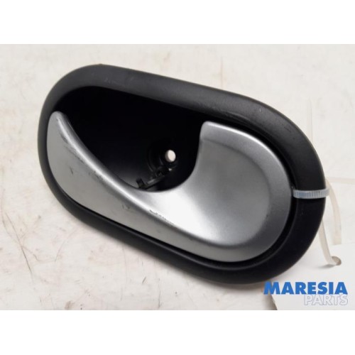 Renault - Grand Scenic - Rear door handle 4-door, right