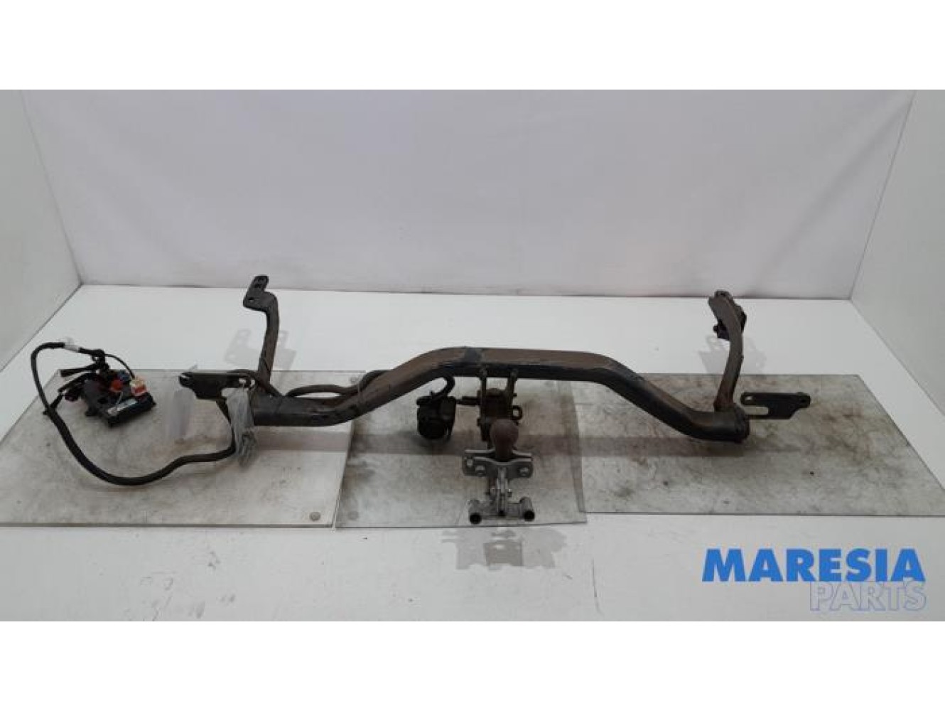 Peugeot - 5008 - Towbar