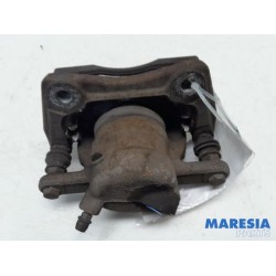 Renault - Clio - Front brake calliper, right